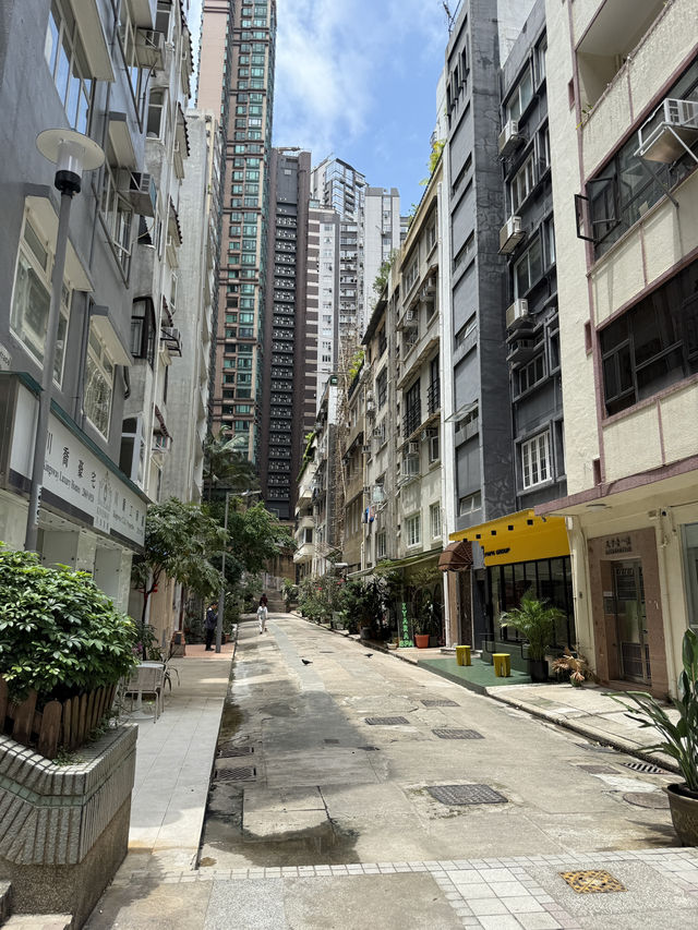 Central To Admiralty - Experience The Concrete Jungle Of Hong Kong 