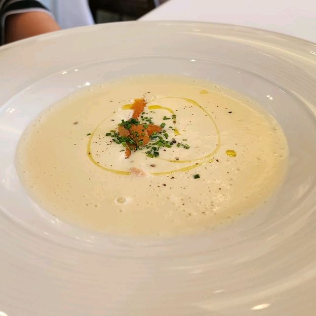 a beautiful dining experience. 