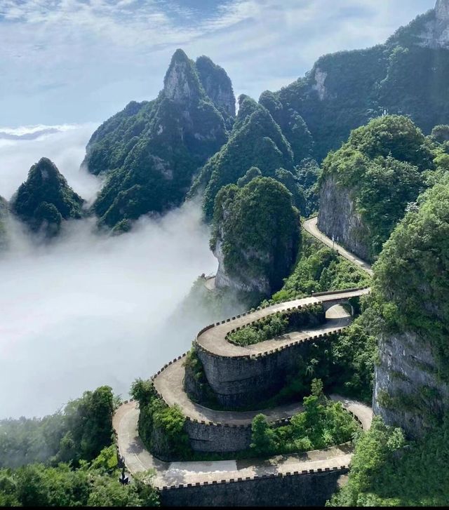 【天門山懶人包｜雲端漫步玻璃棧道尖叫體驗