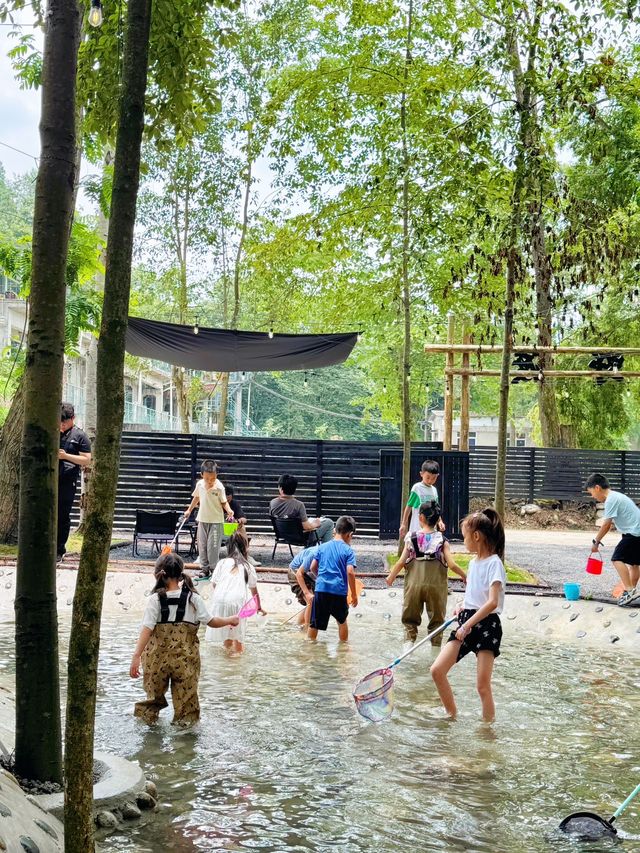 成都周邊避暑勝地｜森林營地玩水、烤肉...