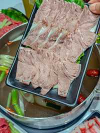 呢間牛肉火鍋真係正到爆！連湯底都想飲清光