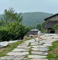 讓心靈放個假，枕著山風與雨聲入眠，南岔灣百年石屋聽雨記:
