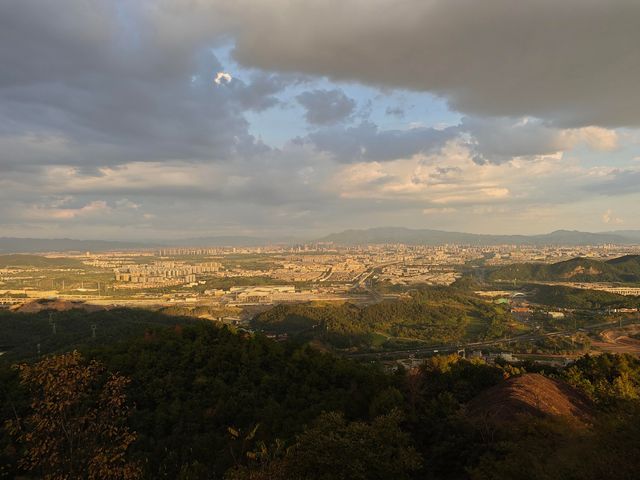 我在義烏被治癒了！雨夜裡爬德勝岩也太浪漫了吧～