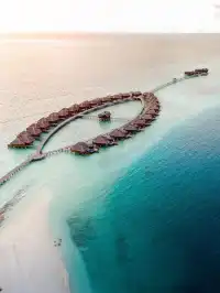 老牌奢華蜜月島，馬爾代夫芙花芬氛圍感拉滿