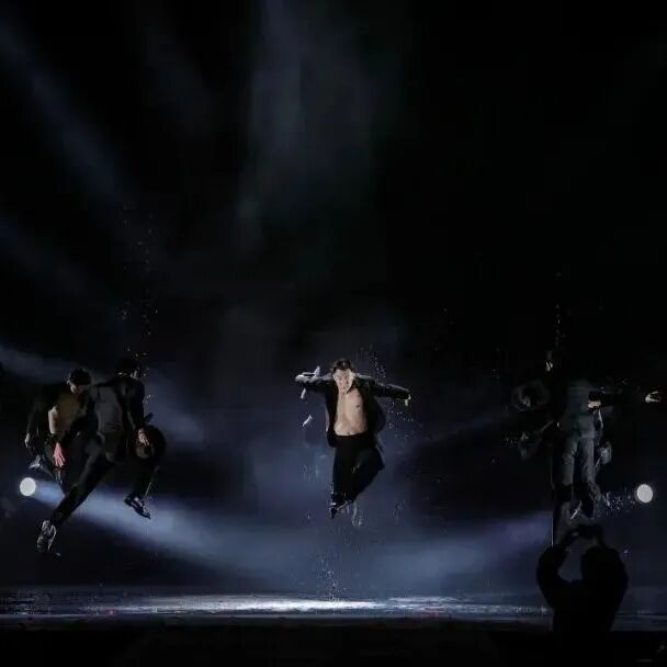 現代舞秀《無名之輩》,販賣愛的男荷爾蒙盛宴 現代舞秀《無名之輩》,販賣愛的男荷爾蒙盛宴