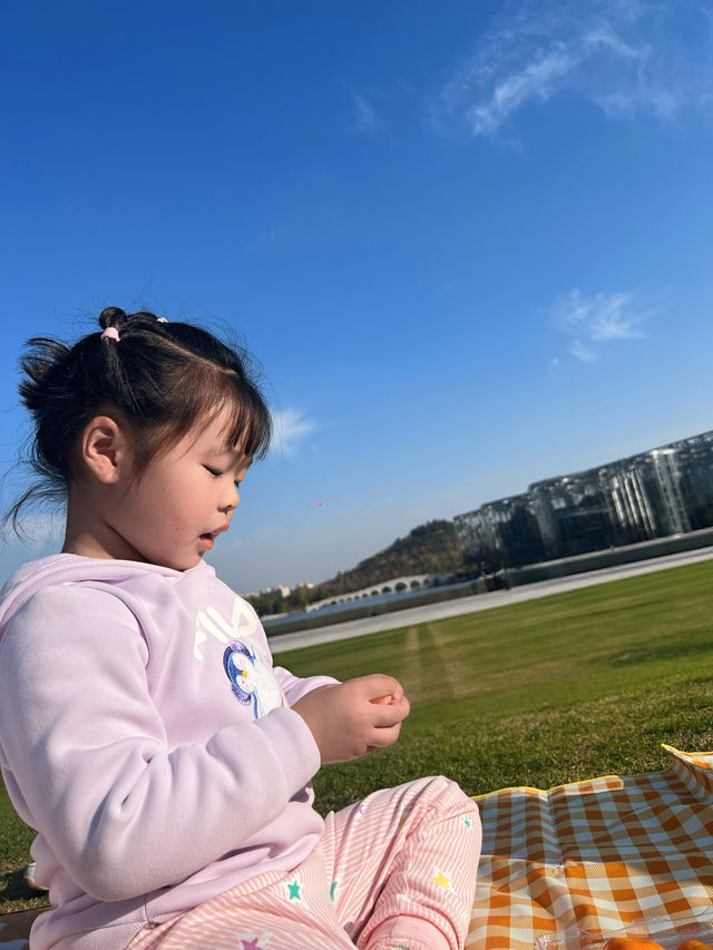 3個兒童樂園+大草坪+雙子山，0元遛娃一整天！