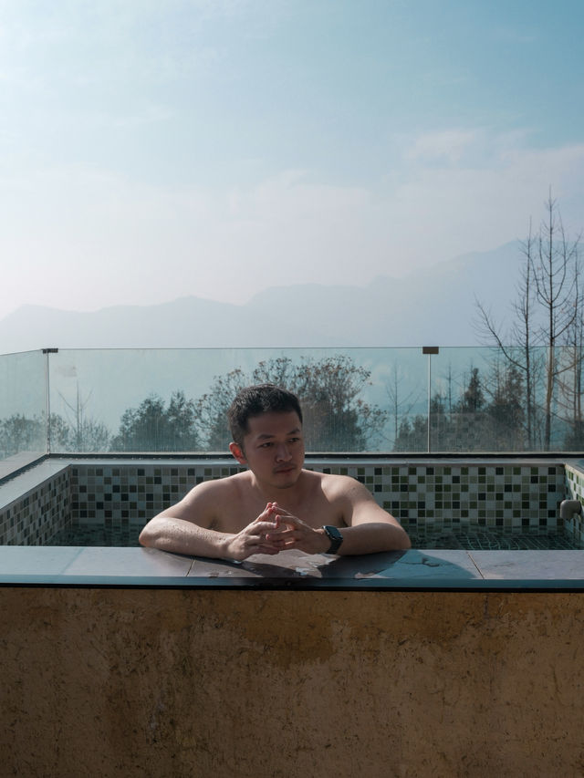 住進雲朵裡，私湯泡著泡著就飄起來了