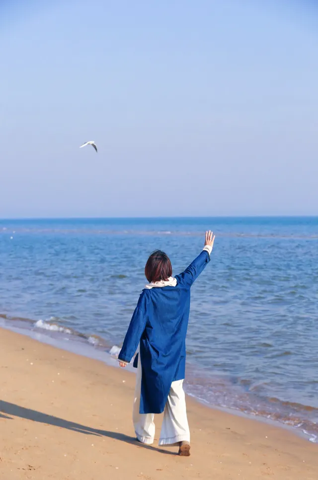 冬季秦皇島海邊這樣穿，包出片兒！
