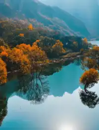 子房湖泛舟!闖入秋日的碧水彩林畫卷