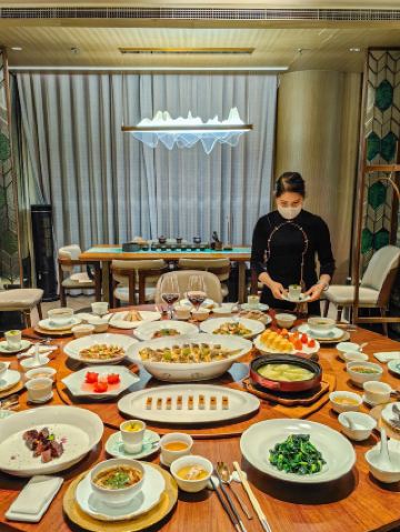 Nanjing West Road: A legendary Cantonese restaurant for family gatherings