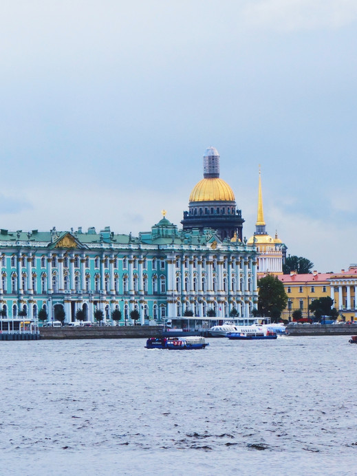 ロシア帝政の美学が炸裂、サンクトペテルブルクの豪華さとロマンチック
