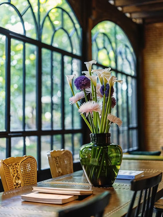 Stay in a 1918-style villa! Featuring a vintage fireplace and guest rooms with Shanghainese speakers, located in one of Shanghai's most prestigious neighborhoods.