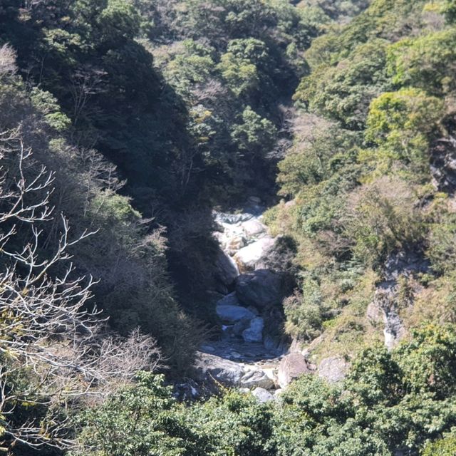 太魯閣華祿溪，青山綠水風光無限。