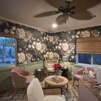 Fleur Noire Hotel โรงแรมบูติคใน Palm Spring, CA.