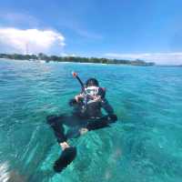 CRSYTAL CLEAR WATER WITH CORAL REEF