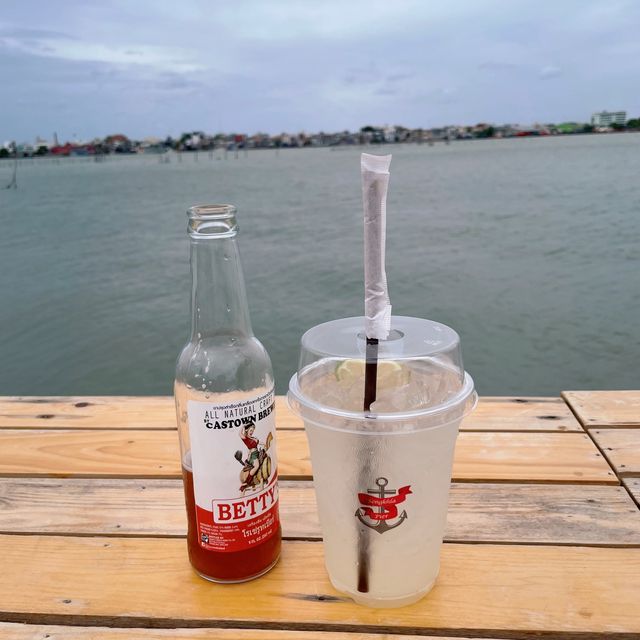 Songkhla Pier คาเฟ่สุดชิลล์ริมทะเลสาบสงขลา