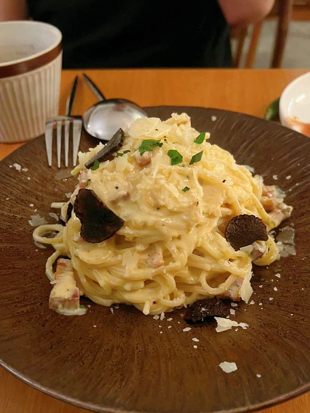 足料卡邦尼黑松露片意粉 @Potluck Eatery 