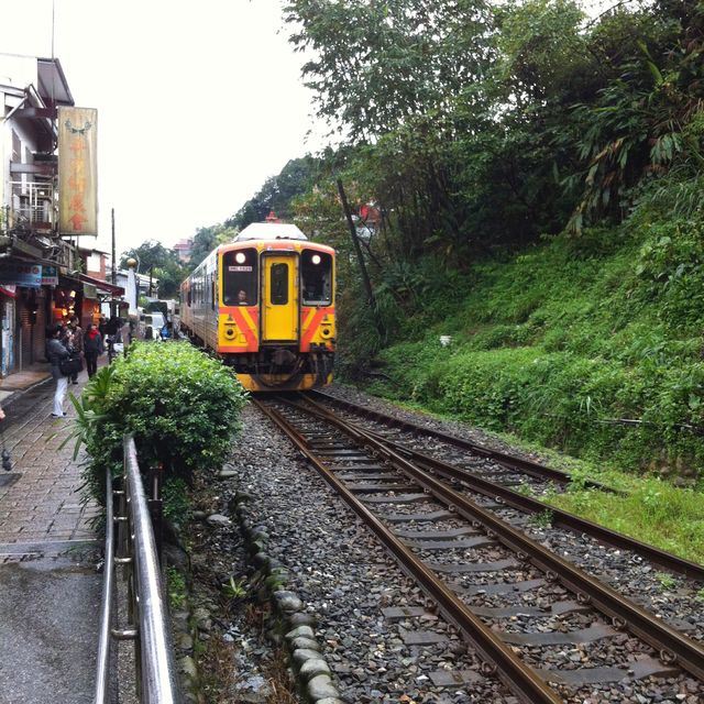 新北 ｜漫遊平溪線 近距離接觸鐵道