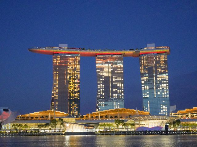 Marina Bay ไลออนพ่นน้ำ