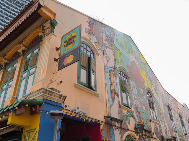 Haji Lane แหล่งรวมสตรีทอาร์ตสีสันฉูดฉาด