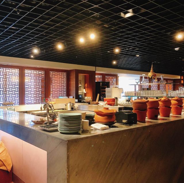 台北｜💜💐🇹🇭吃香喝辣的日子📍 SUKHOTHAI 台北喜來登大飯店 - SUKHOTHAI泰式餐廳