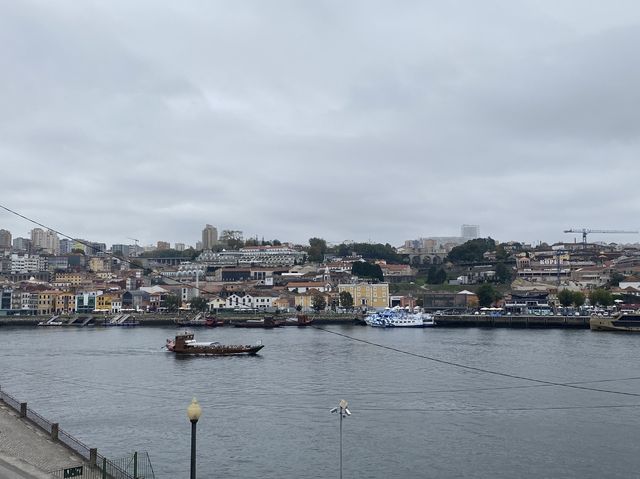 동루이스 1세 다리가 가장 잘보이는 포르투 핫플레이스, 히베이라광장🌉