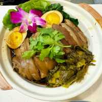 好友歡聚食返餐！