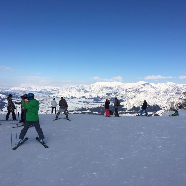 A ski lesson at Yuzawa in Japan 