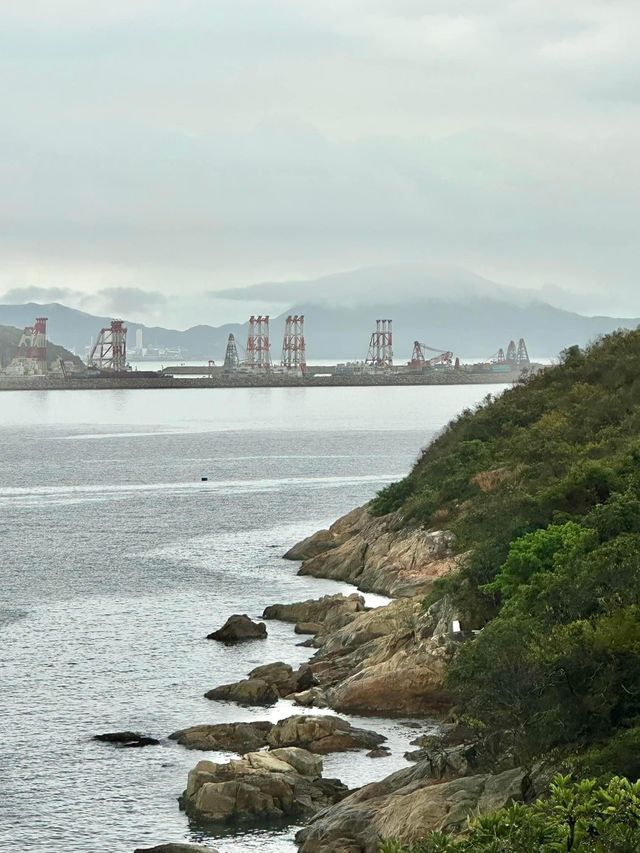 下雨天行山日