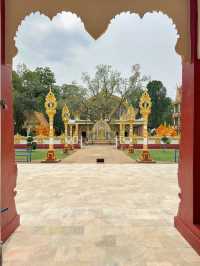 วัดพระธาตุหนองบัว วัดสวยคู่เมืองอุบลราชธานี
