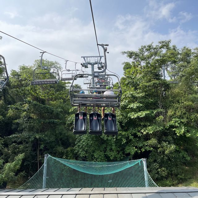 聖淘沙空中吊椅-坐喺吊椅上，悠閑看看新加坡美景