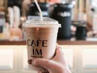 IM En Ville อิ่มในเมือง ☕️✨ คาเฟ่สุดคลาสสิกย่านพระ