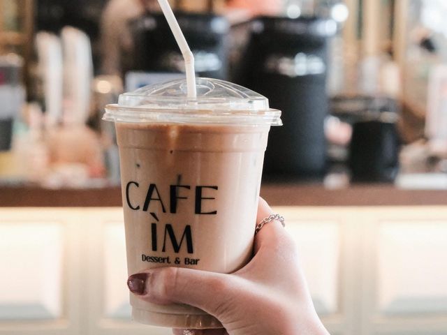 IM En Ville อิ่มในเมือง ☕️✨ คาเฟ่สุดคลาสสิกย่านพระ
