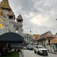 พระทองคำ…วัดไตรมิตร