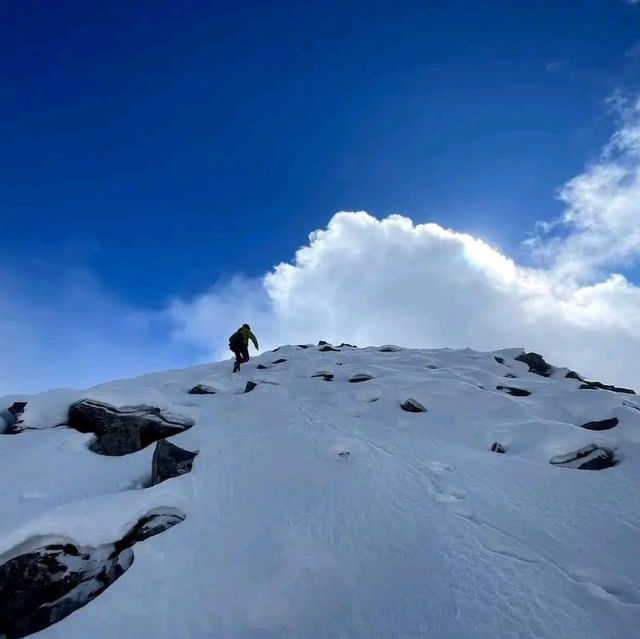 Mountain climbing in Putao 🧊 🏔️ ❄️ 