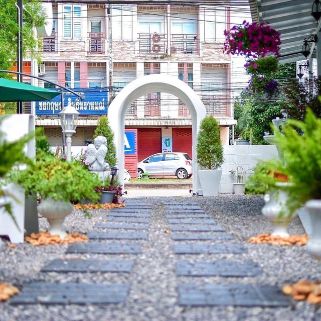 Grand’s Garden Cafe & Eatery