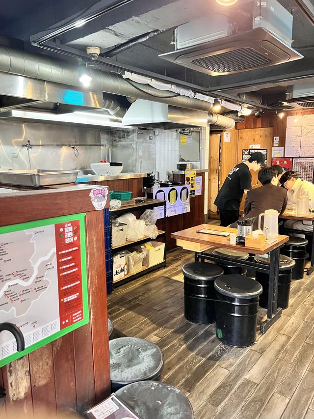 〖 ソウル・建大入口〗濃厚豚骨ラーメン🍜韓国で食べるなら1度は行ってみて！