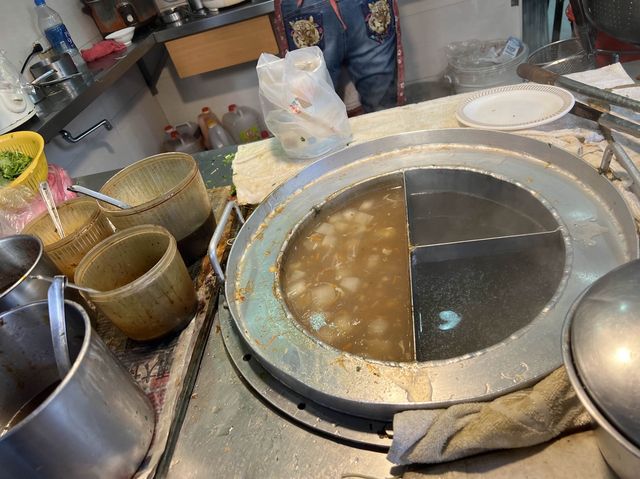 西門町美食小吃推薦｜五十年老店，羊肉羹魯肉飯