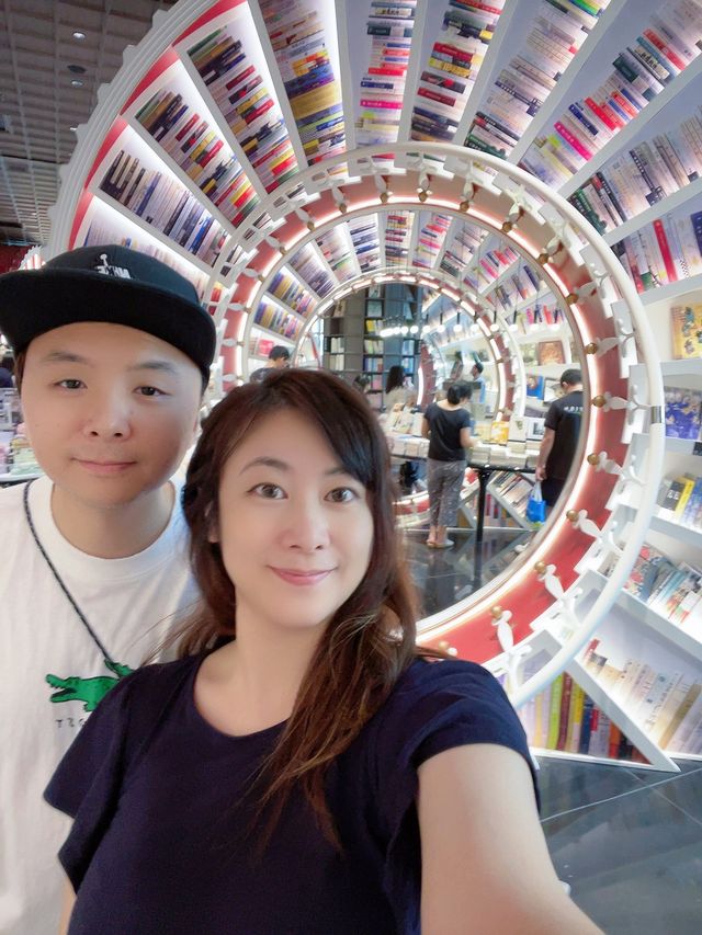 不愛看書也會想去的深圳網紅打卡書店·鍾書閣