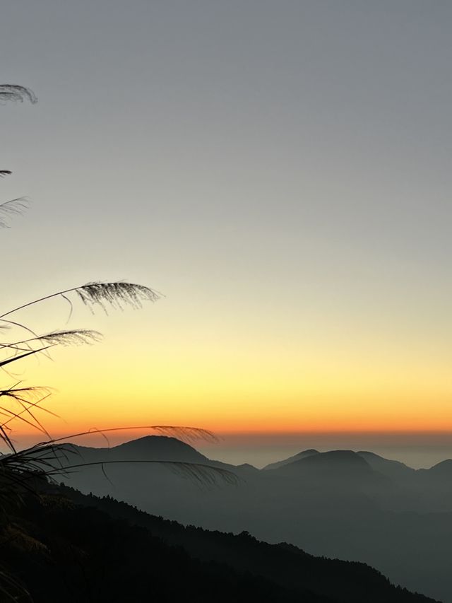 🛤️ Magnificent Sunset at Alishan 🌅