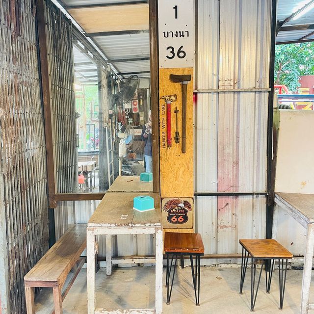 Area 53 ร้านวินเทจริมคลอง