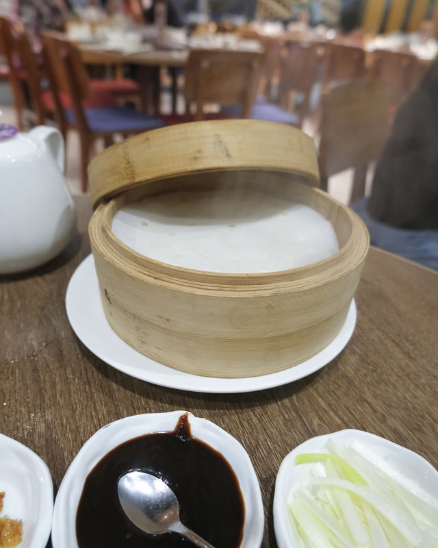 香味北京填鴨配煙韌餅皮