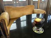北海道・小樽。雑貨屋さんに併設されたレトロで落ち着きのあるカフェ『Cafe DECO』