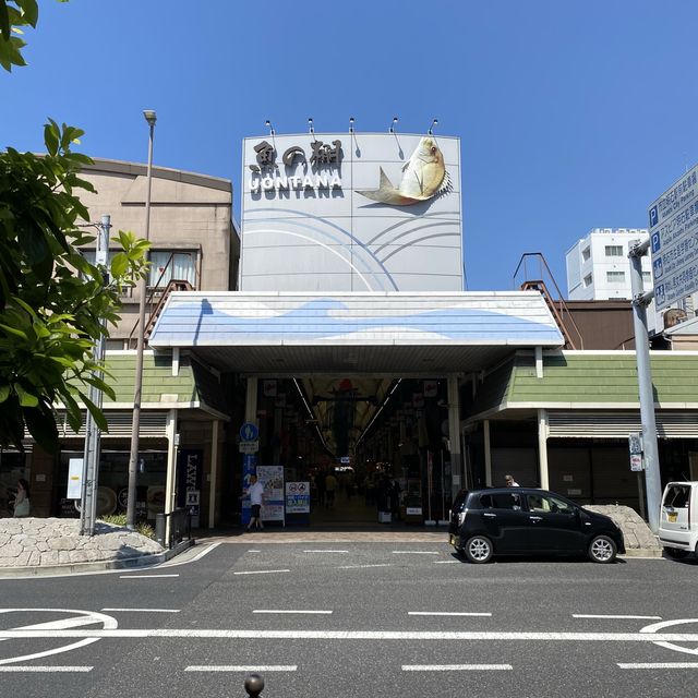 観光スポット明石魚の棚！400年の歴史ある商店街