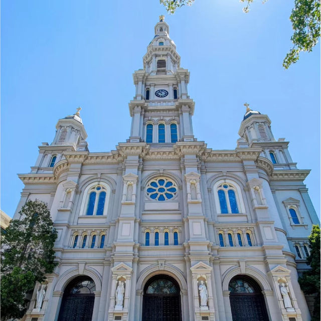 蘭達夫大教堂 🏰⛪️華麗宏偉🌟🚶‍♂️