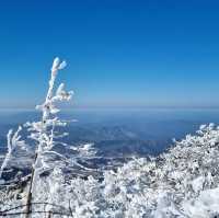 Beautiful Snow View of Deogyusan Mountains 