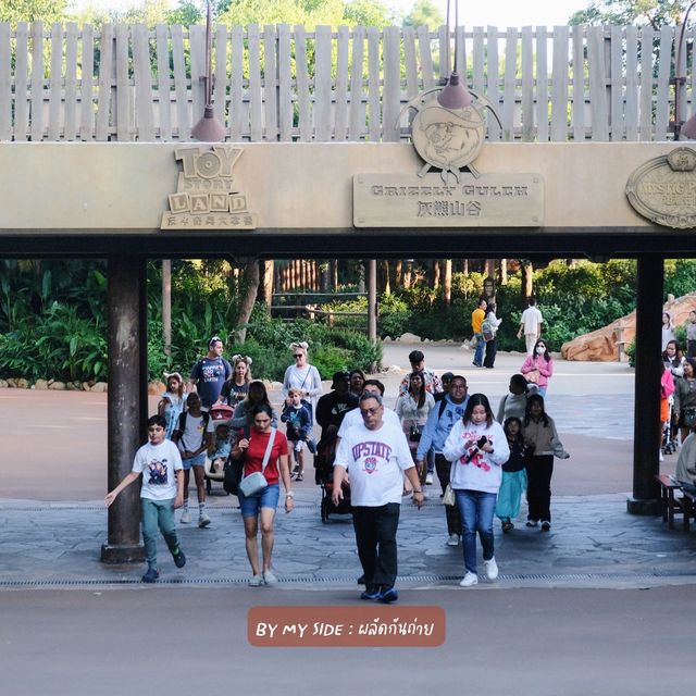 🇭🇰Big Gizzly Mountain Runaway Mine Cars, Disneyl
