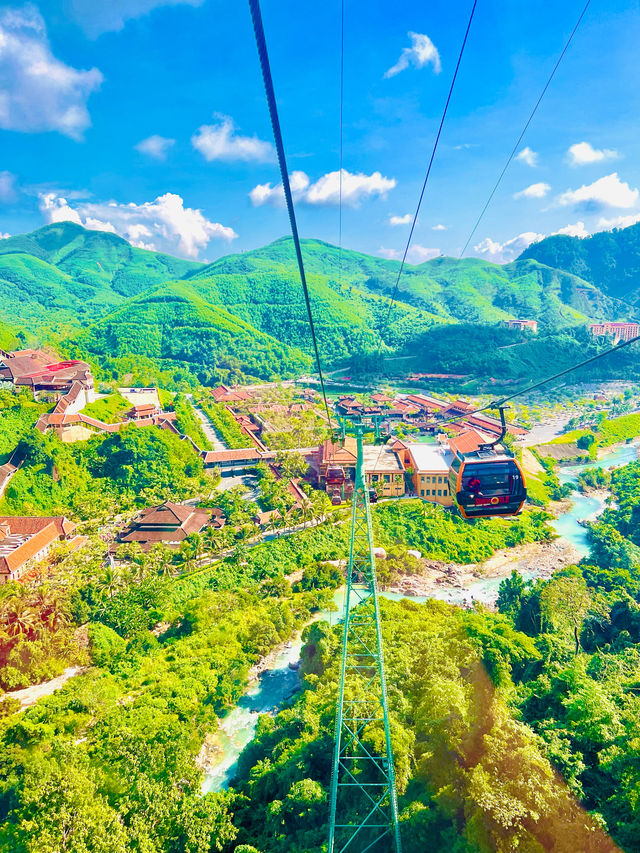 The Famous Golden Hands Bridge Vietnam🇻🇳✨