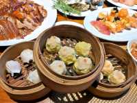บุฟเฟต์มื้อเย็นสุดอลังที่โรงแรม The Emerald
