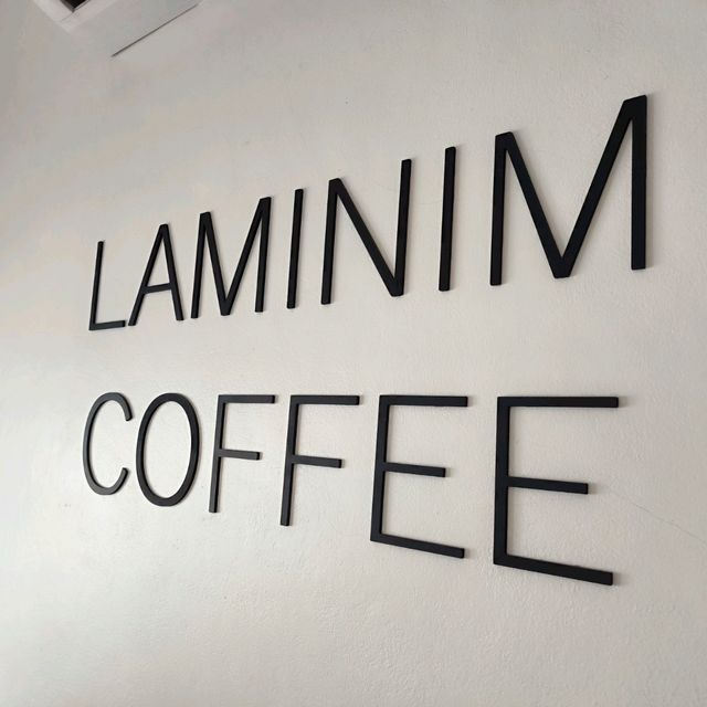 Laminim Coffee คาเฟ่มินิมอล @เวียงจันทร์